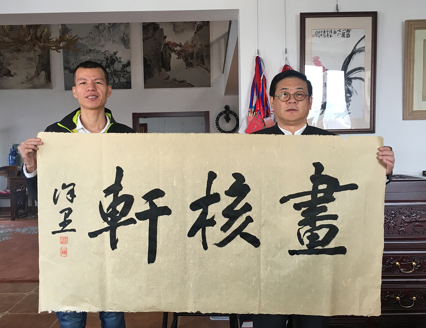 点击放大图片